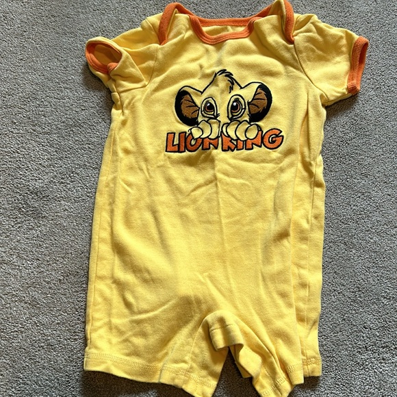 Pair of Disney Lion King baby jumpers 18 months - Picture 2 of 5